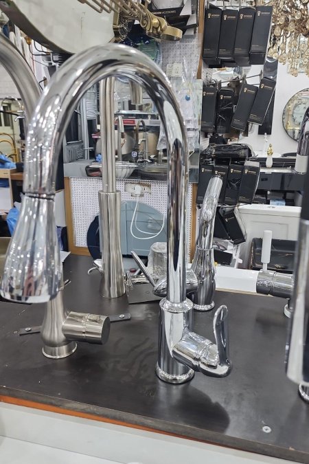 حنفية مطبخ كروم لامع بفتحة سحب مرنة